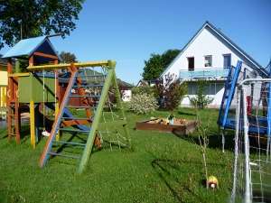 Ferienhaus mit Spielplatz