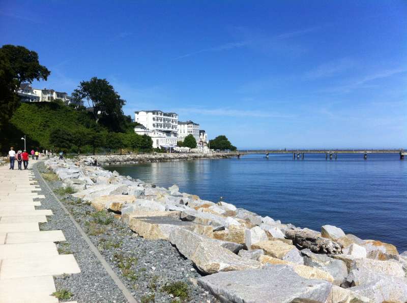 Uferpromenade m. Blick zur Few