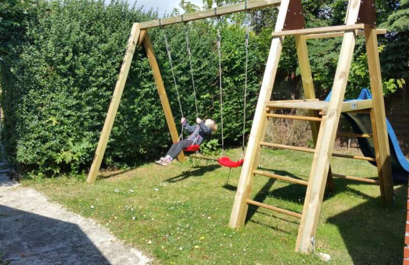 Hauseigener Spielplatz 