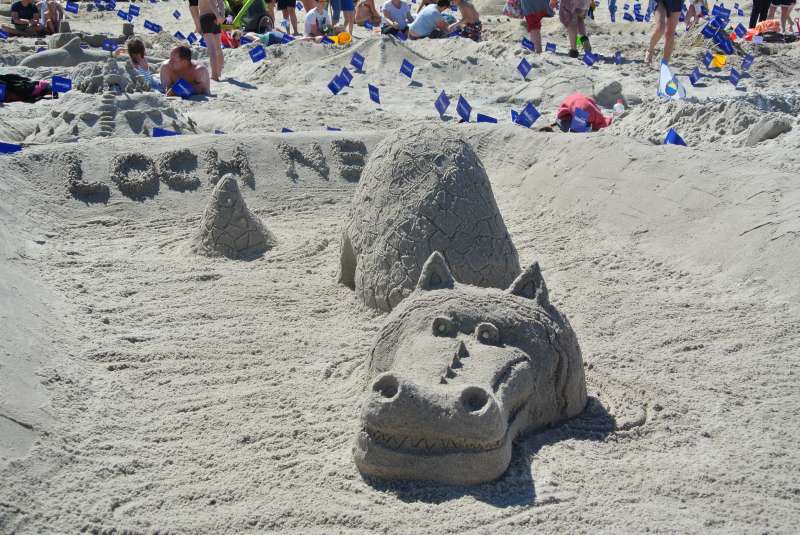 Sandburgenfest am Strand