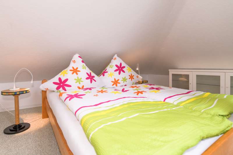 Schlafzimmer mit Doppelbett