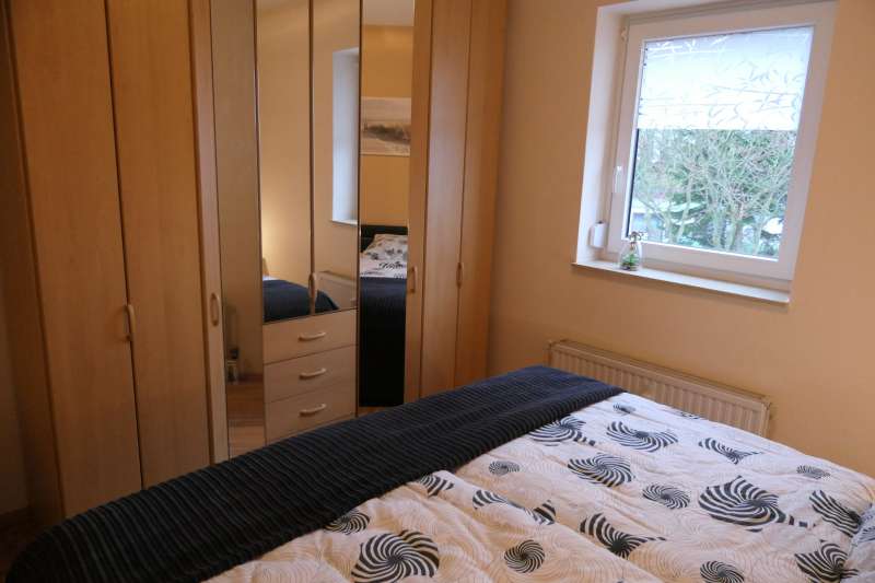 gr. Schlafzimmer/Schrank