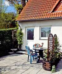 Bild von Rügen Binz Ferienzimmer mit Terrasse am Waldrand 